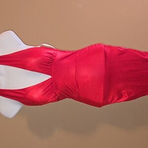 Sexy red halter form fitting dress NWT XS Fedricks of Hollywood, Born in Hollywo